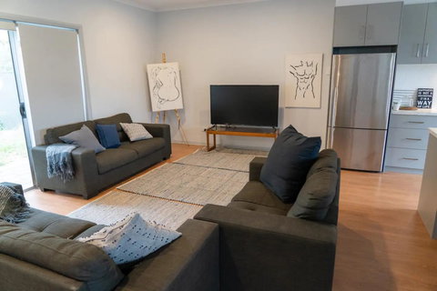 Gawler Townhouse 3 Bedroom - SA Accommodation 16