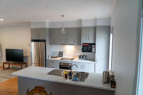 Gawler Townhouse 3 Bedroom - SA Accommodation 4