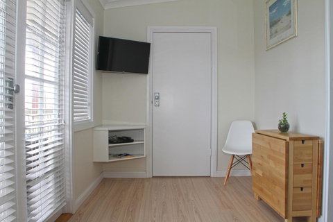 Smugglers Inn Studio Apartments - SA Accommodation 17