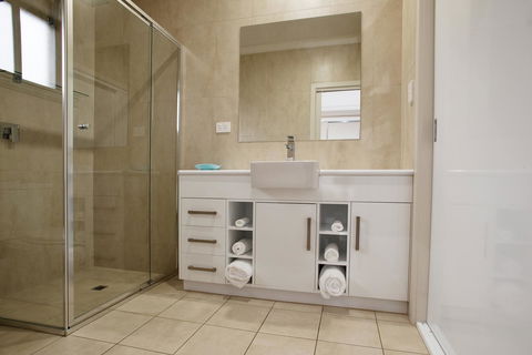 Renmark Holiday Apartments - SA Accommodation 6