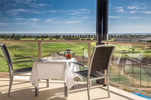Lady Bay Hotel - SA Accommodation 1