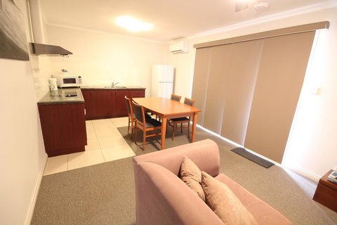 Port Vincent Motel & Apartments - SA Accommodation 4