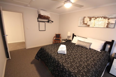Port Vincent Motel & Apartments - SA Accommodation 1