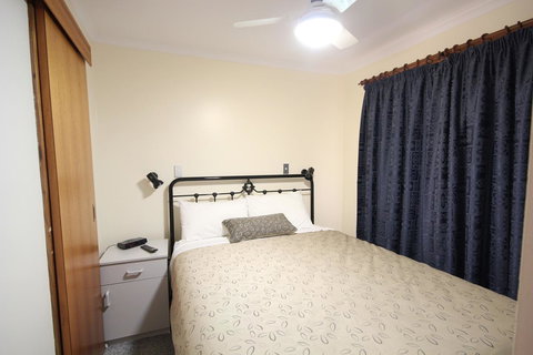 Port Vincent Motel & Apartments - SA Accommodation 18