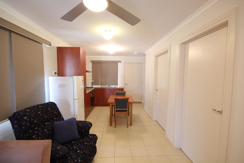 Port Vincent Motel & Apartments - SA Accommodation 8