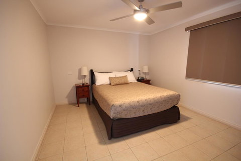 Port Vincent Motel & Apartments - SA Accommodation 5