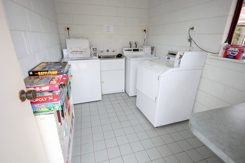 Port Vincent Motel & Apartments - SA Accommodation 24