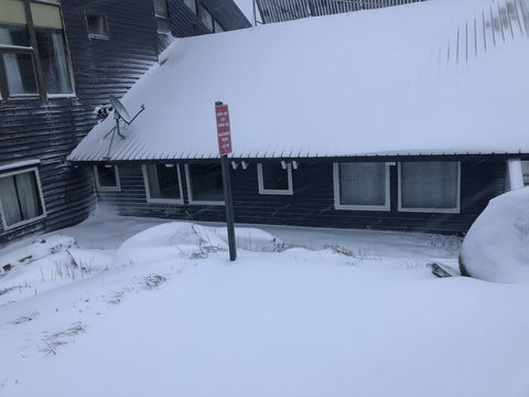 Snowy Gums Chalet - SA Accommodation 2