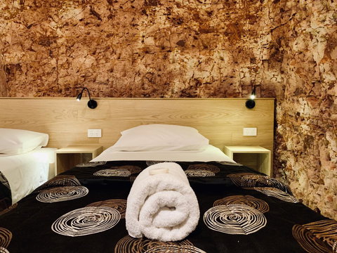 The Lookout Cave Underground Motel - SA Accommodation 2