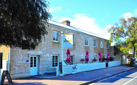 Caledonian Inn - SA Accommodation 1