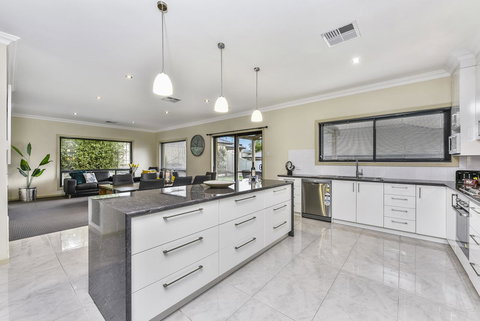 Accommodation On Lansell 2 - SA Accommodation 4