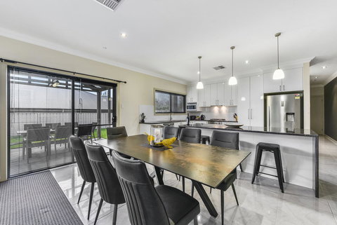 Accommodation On Lansell 2 - SA Accommodation 6