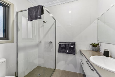 Accommodation On Lansell 2 - SA Accommodation 5