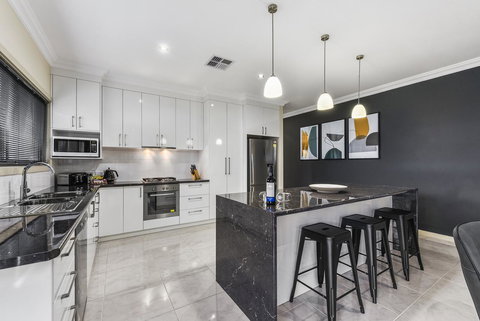 Accommodation On Lansell 2 - SA Accommodation 0