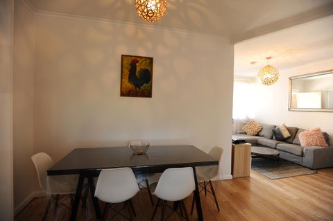 Glenelg Holiday Apartments-The Broadway - SA Accommodation 2