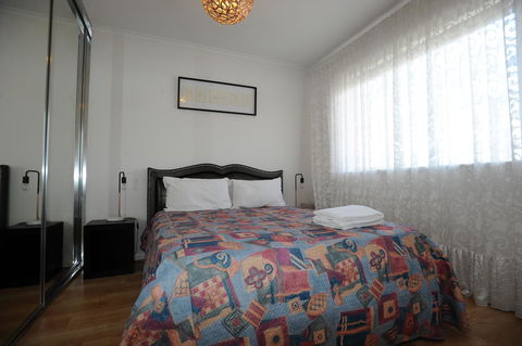 Glenelg Holiday Apartments-The Broadway - SA Accommodation 5