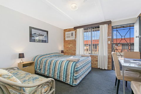 The Ocean Crest - SA Accommodation 19