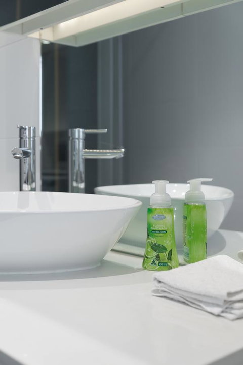 Ther-Rich Elegant 1BR Apartment In Walkerville - SA Accommodation 24