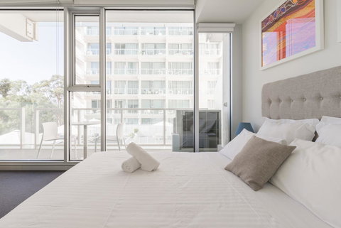 Ther-Rich Elegant 1BR Apartment In Walkerville - SA Accommodation 2