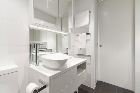 Ther-Rich Elegant 1BR Apartment In Walkerville - SA Accommodation 21