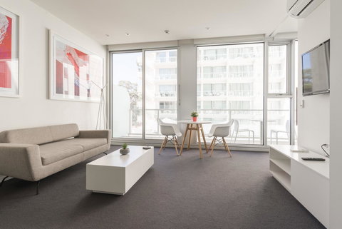 Ther-Rich Elegant 1BR Apartment In Walkerville - SA Accommodation 14