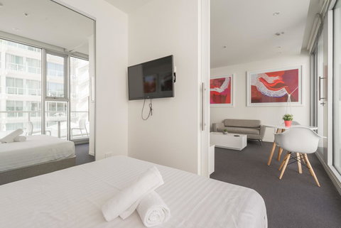 Ther-Rich Elegant 1BR Apartment In Walkerville - SA Accommodation 3