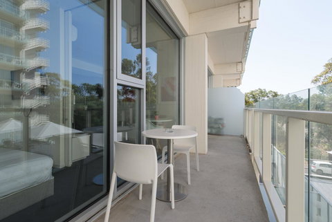 Ther-Rich Elegant 1BR Apartment In Walkerville - SA Accommodation 28