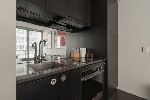 Ther-Rich Elegant 1BR Apartment In Walkerville - SA Accommodation 11