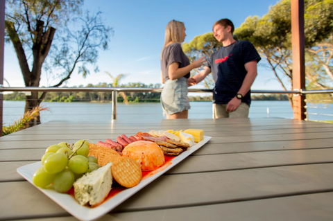 BIG4 Renmark Riverfront Holiday Park - SA Accommodation 6