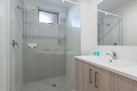 Jurien Bay Motel Apartments - SA Accommodation 11