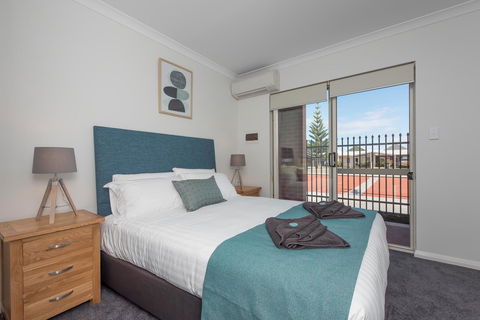 Jurien Bay Motel Apartments - SA Accommodation 3