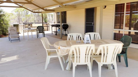 Kanga Cottage - SA Accommodation 6