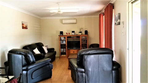Kanga Cottage - SA Accommodation 9