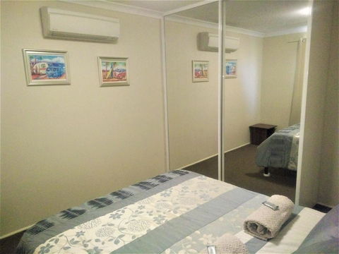 Kanga Cottage - SA Accommodation 12