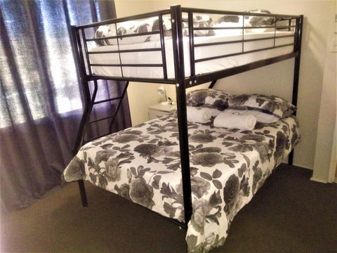 Kanga Cottage - SA Accommodation 13