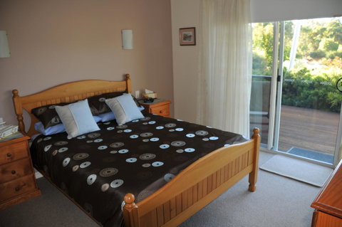 Glenelg On King Bed & Breakfast - SA Accommodation 24