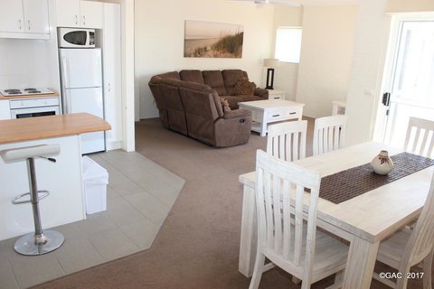 Mollymook Cove Apartments - SA Accommodation 29
