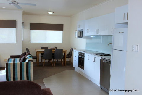 Mollymook Cove Apartments - SA Accommodation 15