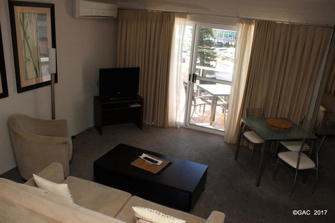 Mollymook Cove Apartments - SA Accommodation 10