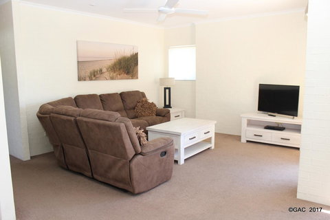Mollymook Cove Apartments - SA Accommodation 9
