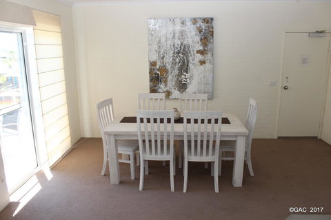 Mollymook Cove Apartments - SA Accommodation 13