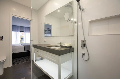 CH Boutique Hotel & Apartments, Ascend Hotel Collection - SA Accommodation 11