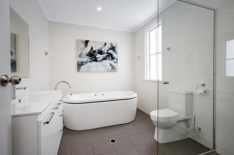CH Boutique Hotel & Apartments, Ascend Hotel Collection - SA Accommodation 20