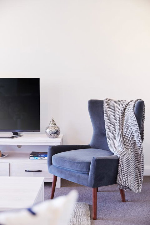 Bright And Spacious Family Home With Leafy Deck - SA Accommodation 16