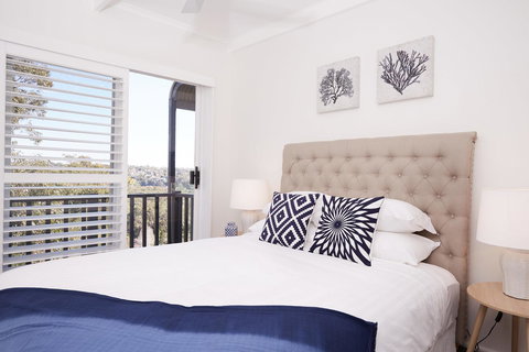 Bright And Spacious Family Home With Leafy Deck - SA Accommodation 12