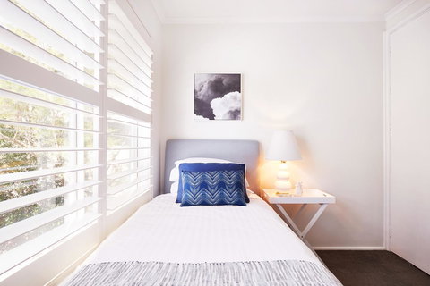 Bright And Spacious Family Home With Leafy Deck - SA Accommodation 25