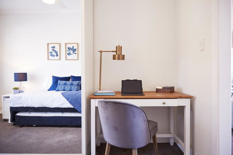 Bright And Spacious Family Home With Leafy Deck - SA Accommodation 27