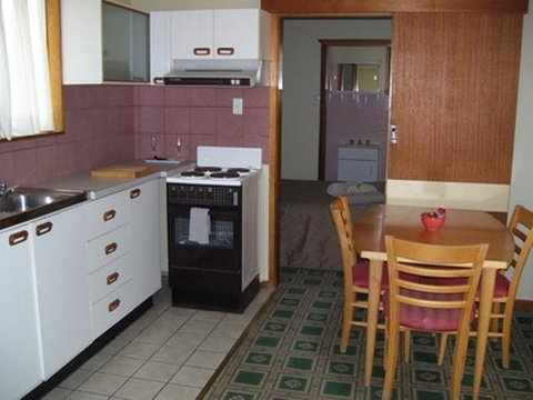 Glenwood Tourist Park & Motel - SA Accommodation 9