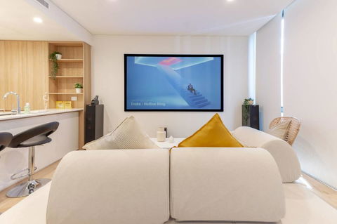 Japanese Style Waterfront Apt Wt Rooftop Pool - SA Accommodation 24