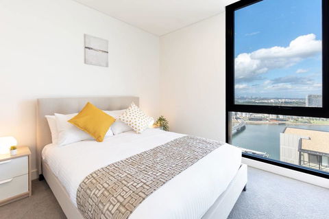 Japanese Style Waterfront Apt Wt Rooftop Pool - SA Accommodation 26